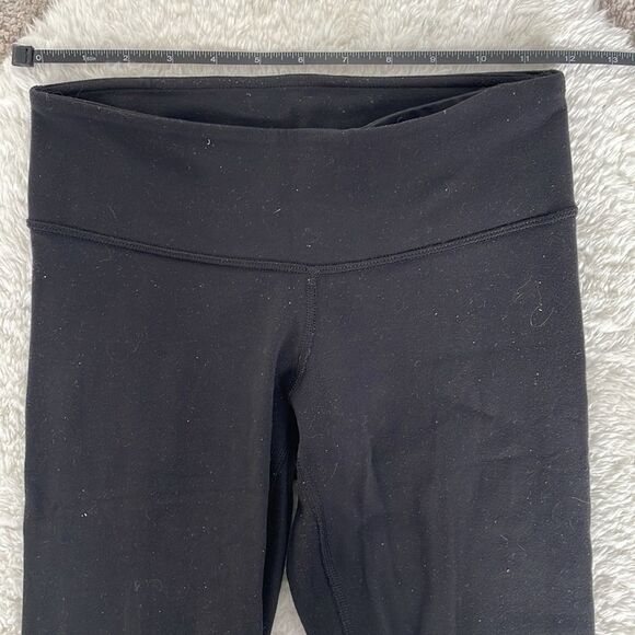 Lululemon Black Capris Fit Like a Size 4. - Picture 5 of 9